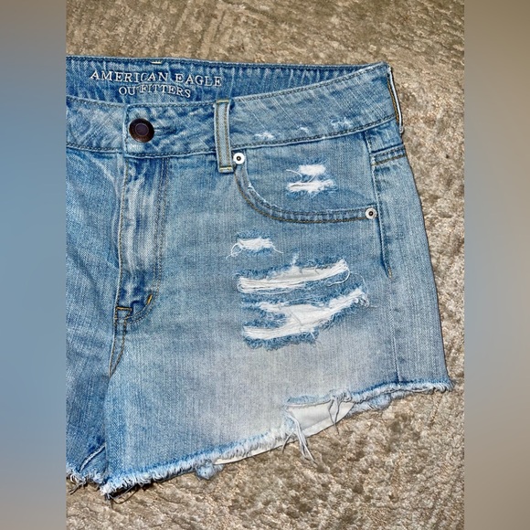 3/$25 LIKE NEW 𝑨𝒎𝒆𝒓𝒊𝒄𝒂𝒏 𝑬𝒂𝒈𝒍𝒆 Jean Shorts - Picture 3 of 15